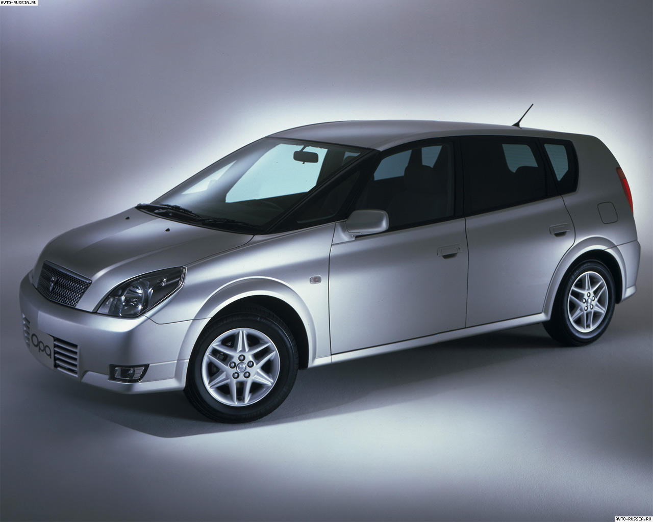 Toyota Opa  1.8 i 16V 125 KM - dane techniczne, wymiary, spalanie i opinie