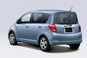 Toyota Ractis 1,3i 87 KM Minivan