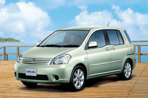 Toyota Raum  1.5 i 109 KM Minivan