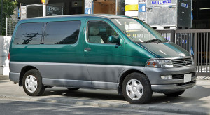Toyota Regius  2.7 i 145 KM Minivan