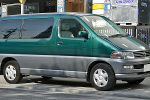 Toyota Regius 2.7 i 145 KM Minivan