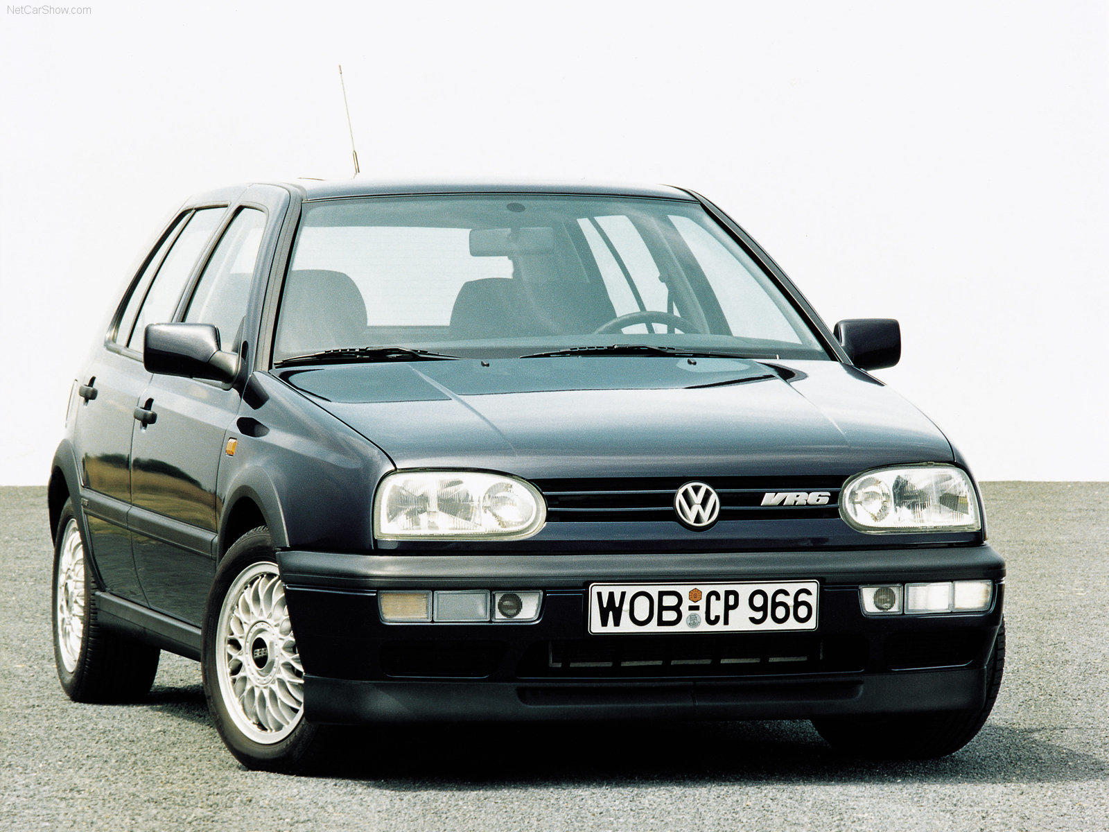 Volkswagen Golf  2.0i (107Hp) Hatchback