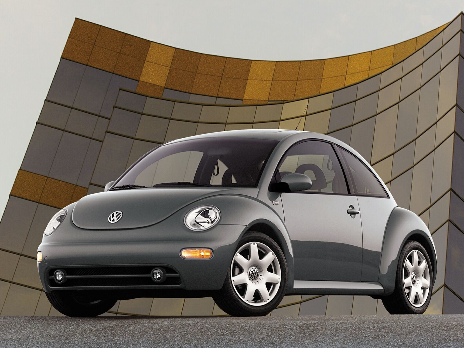Volkswagen Beetle  1.8T (180Hp) Hatchback