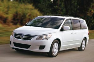 Volkswagen Routan 4.0 V6 251 KM Minivan