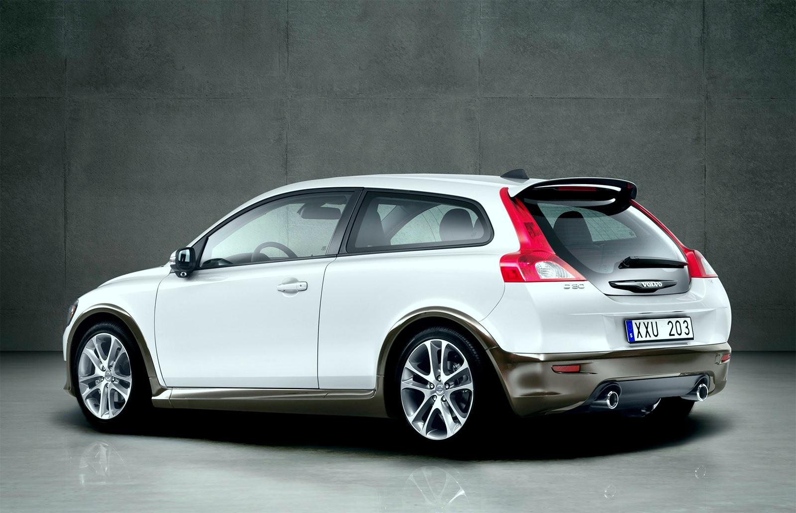 Volvo C30  1.8 i 16V 125 - dane techniczne, wymiary, spalanie i opinie