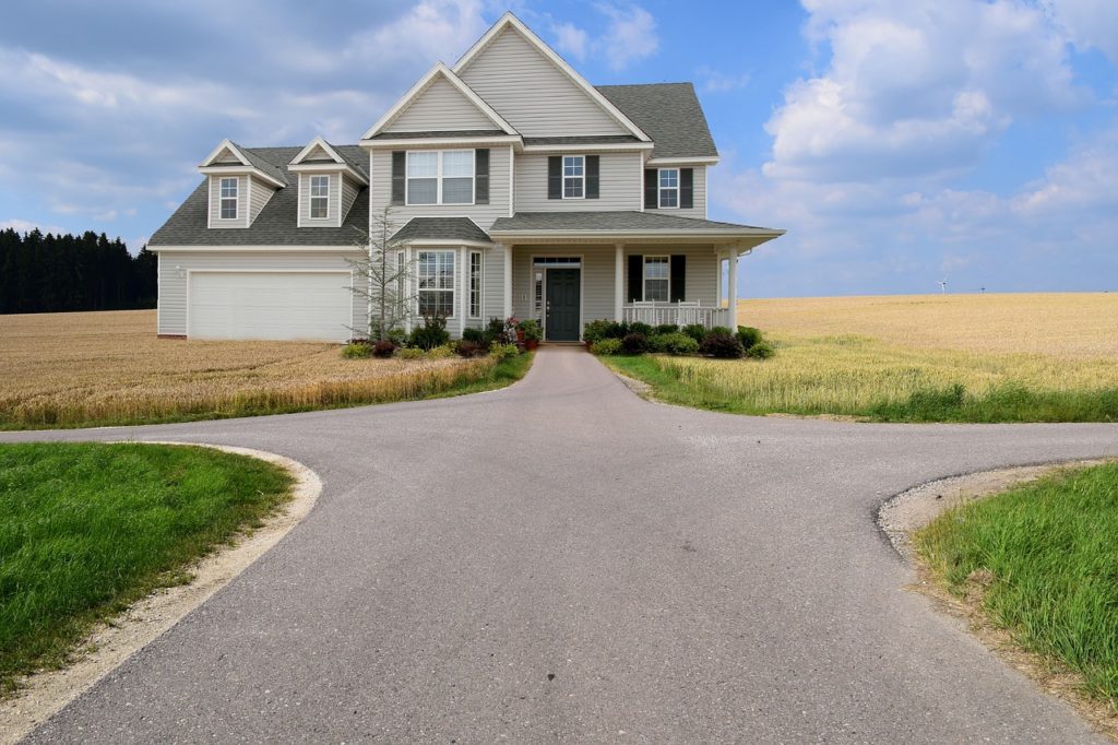 kto ma pierwszeństwo na skrzyżowaniu równorzędnym